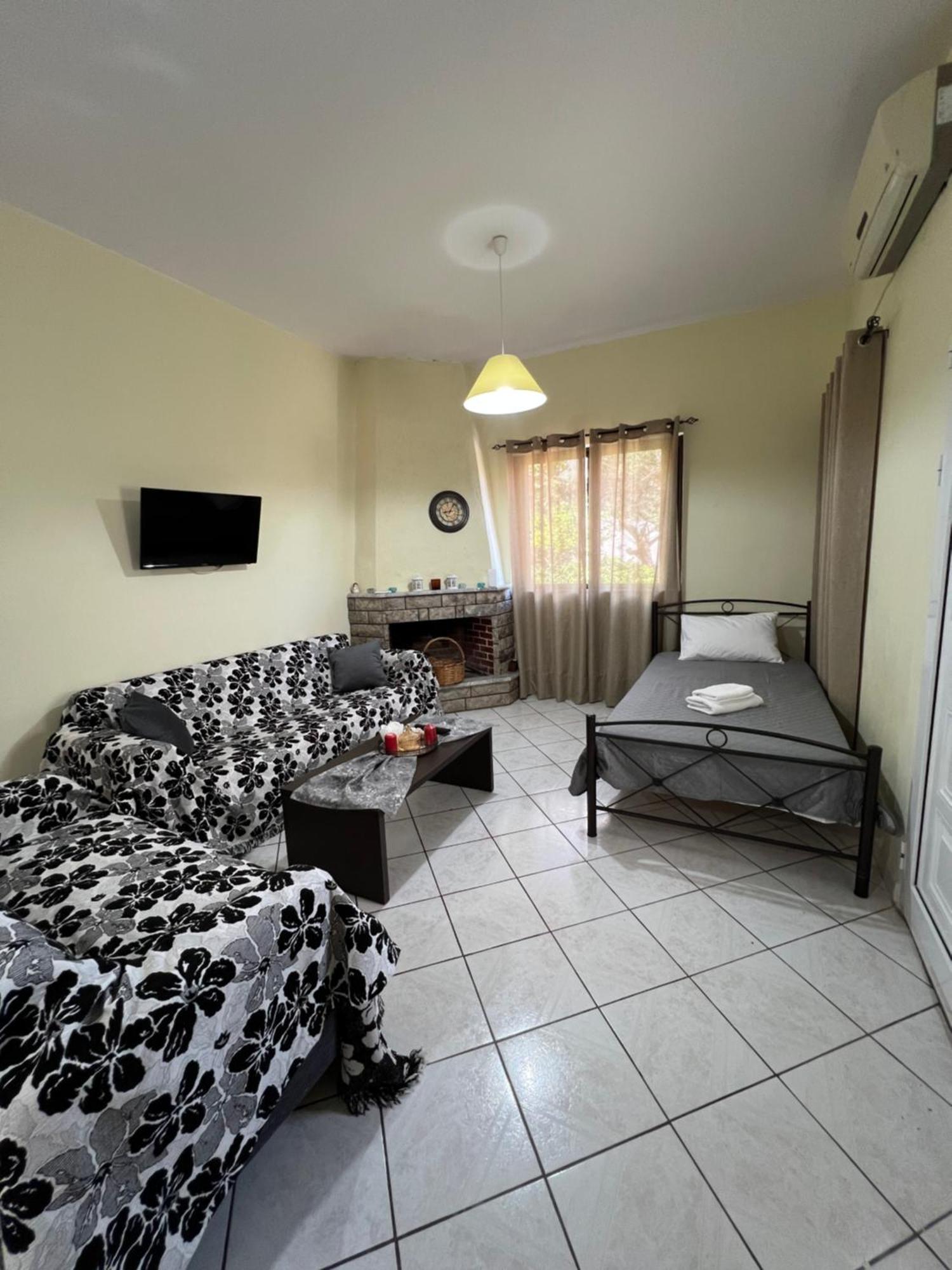 Village Apartment Marathias  Exterior foto